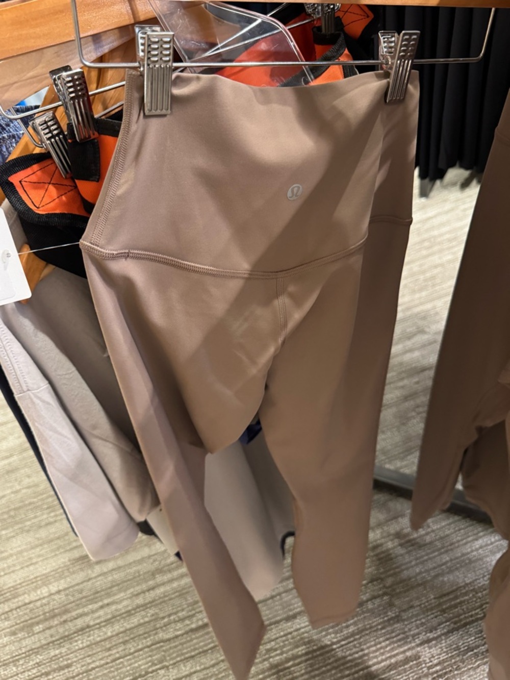 New  NwT Lululemon align hr pant 25” Leggings in Taupe, brand new neutral